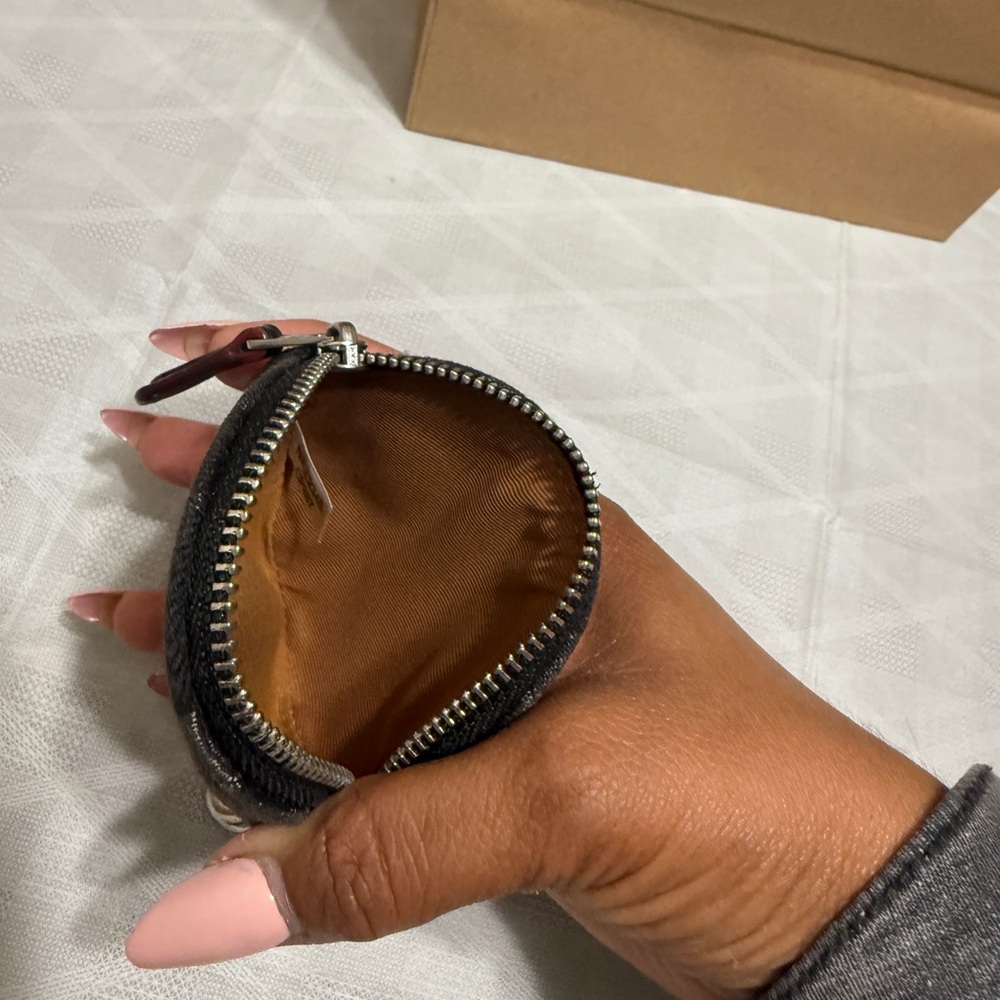 Coach Black Signature Round Coin Pouch Key Clip - Picture 6 of 8